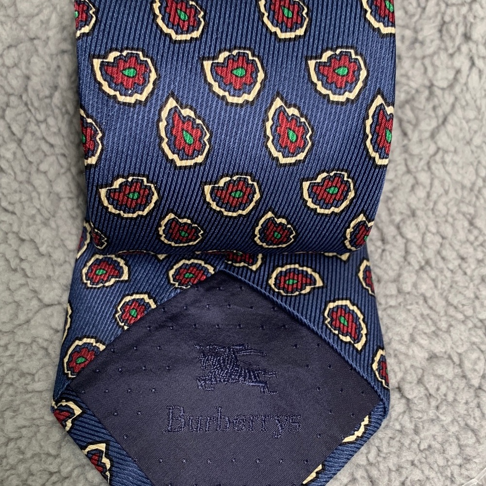 Vintage Burberry Men’s Necktie - Navy Blue/Red Paisley Print, 59”L x 3.5”W - Picture 2 of 8
